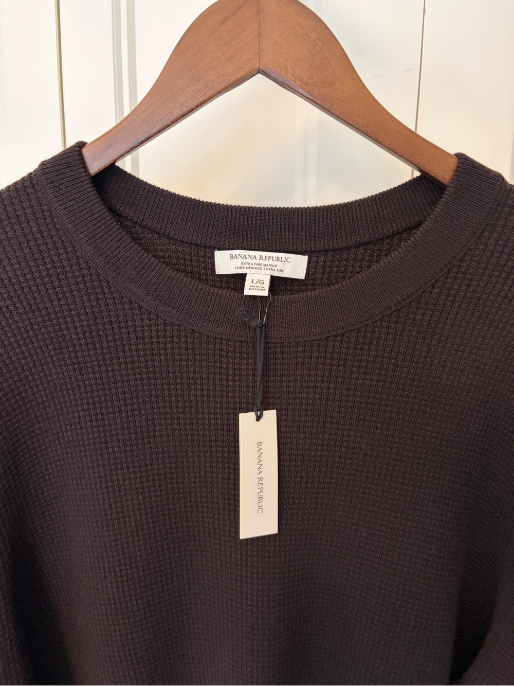 Banana Republic Men's 100% Merino Wool thermal crewneck. Brownstone